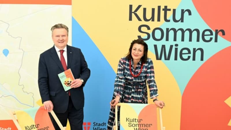 Bürgermeister Michal Ludwig und Stadträtin Veronica Kaup-Hasler präsentierten das Programm in launiger Stimmung. (Bild: C.Jobst/PID)