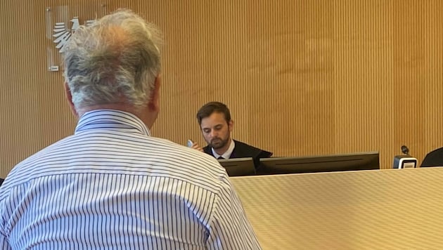 Dem Angeklagten fehlt jede Erinnerung an die Tat: „Aber ich glaube meinem Sohn.“ 