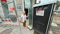 Doris Binder-Krenn betreibt die Neutor-Apotheke in Graz. Wegen der Baustelle für die Innenstadt-Entlastung bleiben ihr die Kunden weg. (Bild: Christian Jauschowetz)