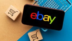 Vor 20 Jahren lieferten sich eBay und Amazon noch ein Kopf-an-Kopf-Rennen. Heute ist es entschieden. (Bild: stock.adobe.com)