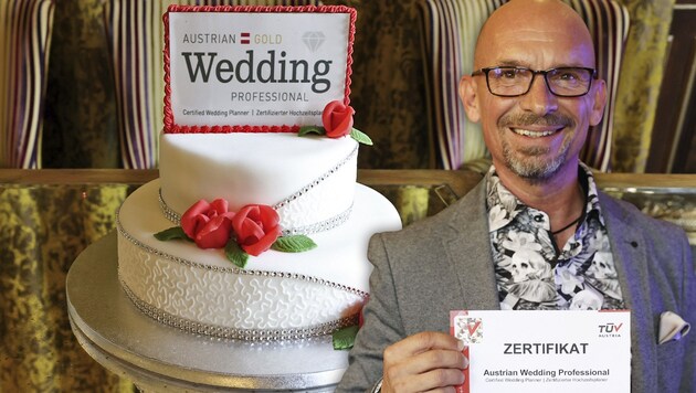 Heiraten liegt im Trend. Unterstützung erhalten Paare von professionellen Hochzeitsexperten, wie Harald Winkler aus dem Bezirk Krems. (Bild: Katharina Schiffl Krone KREATIV,)