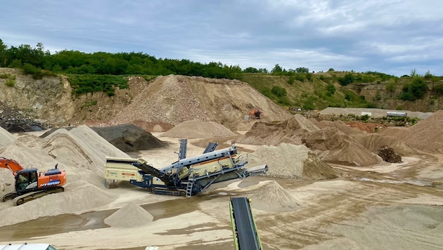 In Limbach wird seit Langem Schotter abgebaut. Nun will der Unternehmer dort Baurestmasse einlagern. (Bild: Hengl)