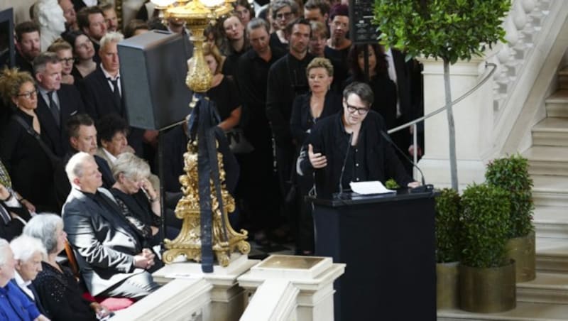 Auch Schauspieler und Regisseur Philipp Hauß gedenkt des großen Schauspielers. (Bild: APA/EVA MANHART)