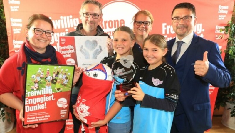 Die Soccer Girl Academy wurde in der Kategorie Vereine auf den zweiten Platz geholt. „Bei uns geht es um Spaß, Teamgeist, Freundschaft“, so Obmann Gerhard Markun bei der Gala. (Bild: Rojsek-Wiedergut Uta)