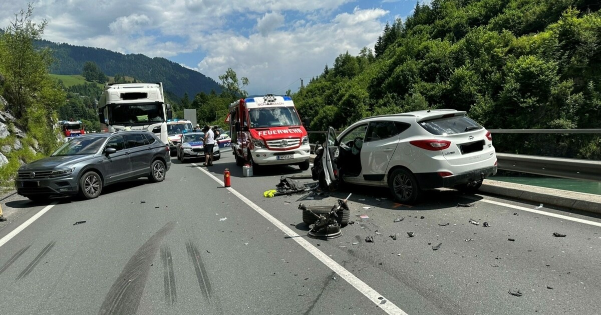 Pkw Gegen Pkw - Zwei Verletzte Bei Unfall In Schwarzach | Krone.at