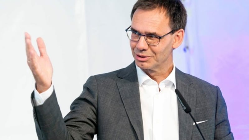 Das neue Institut ist für Landeshauptmann Markus Wallner ein „Meilenstein für den innovativen Bildungs- und Wirtschaftsstandort Vorarlberg“. (Bild: Mathis Fotografie)