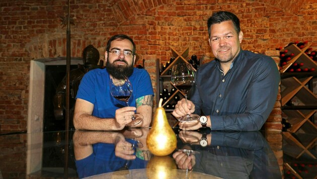Alexander Posch (li.) und Philipp Florian eröffneten das Gourmetlokal „Zur Goldenen Birn“ im Parkhotel.