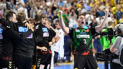 Großer Jubel beim SC Magdeburg (Bild: APA/afp/Roberto Pfeil)