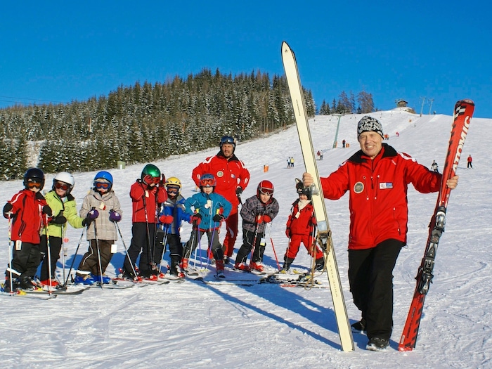 Seit fünfzig Jahren betreibt Schinegger die Skischule auf der Simonhöhe.