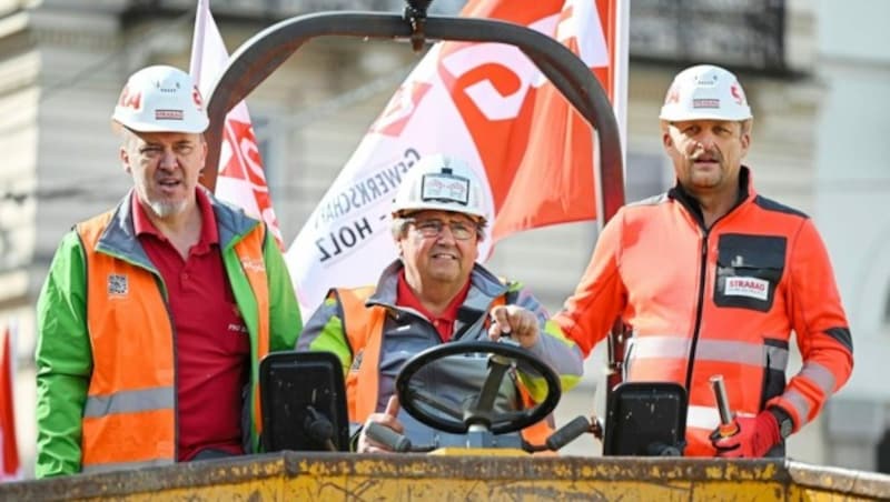 Der Gewerkschafter Muchitsch hat alle Hände voll zu tun - hier beim 1. Mai der Linzer SPÖ. (Bild: Wolfgang Spitzbart)