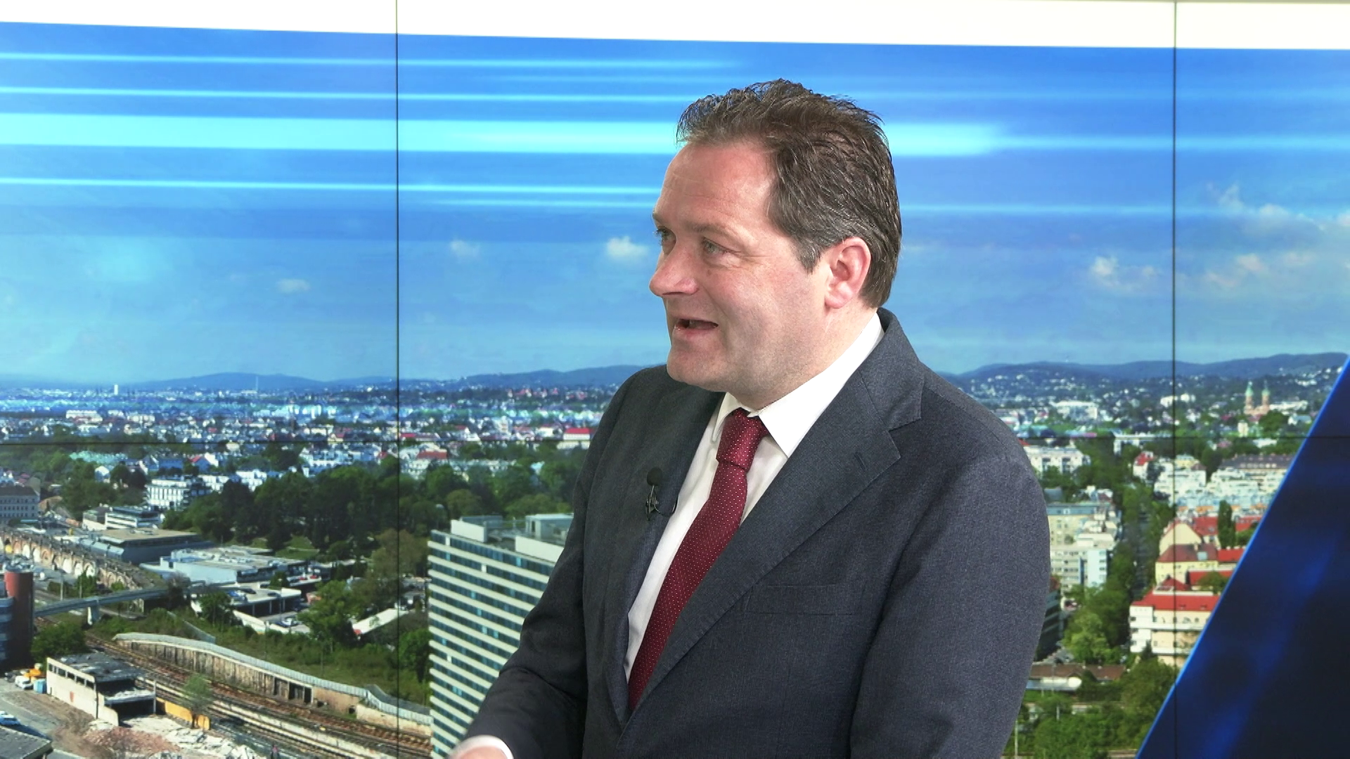 Landwirtschaftsminister Norbert Totschnig (ÖVP) spricht sich gegen das Renaturierungsgesetz aus. (Bild: krone.tv)