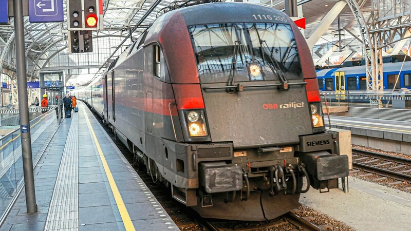 ÖBB-Railjet in Salzburg (Bild: Markus Tschepp)