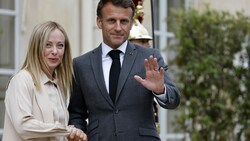 Meloni und Macron in Paris (Bild: AFP)