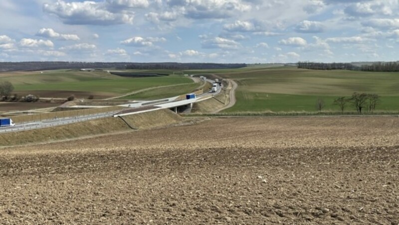 Das Gräberfeld im Norden Niederösterreichs war bei Bauarbeiten für die A5-Nordumfahrung Drasenhofen entdeckt worden. (Bild: APA/ÖAW/KATHARINA REBAY-SALISBURY)