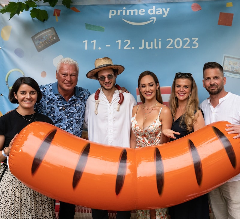 Veronika von Bredow, Senior PR-Managerin bei Amazon, mit Fußballlegende Toni Polster, Gastronom Nuriel Molcho, Moderatorin Sasa Schwarzjirg, Falstaff Chefredakteurin Elisabeth Brandlmaier sowie Food Influencer Martin Puttler. (Bild: (c) 2021 Maximilian Lottmann)