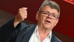 Der mächtige ÖGB-Boss Wolfgang Katzian (SPÖ) will eine neuerliche Diskussion über Vermögens- und Erbschaftssteuern. (Bild: APA/HELMUT FOHRINGER)