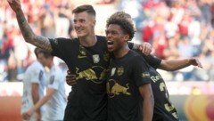 Zwei Stürmer sind bereits weg: Benjamin Sesko (links) und Junior Adamu verließen Salzburg in Richtung Deutschland. (Bild: Kronen Zeitung)
