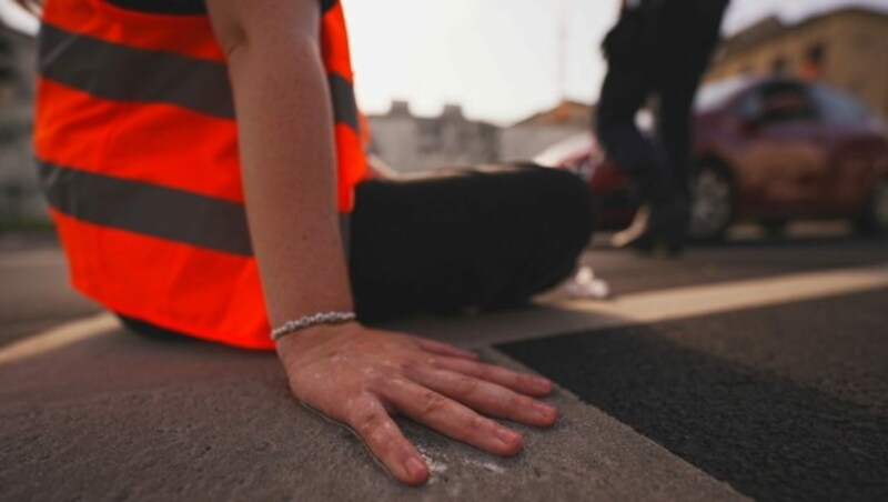 Den Klimaklebern geht langsam das Geld aus. (Bild: Letzte Generation Österreich )