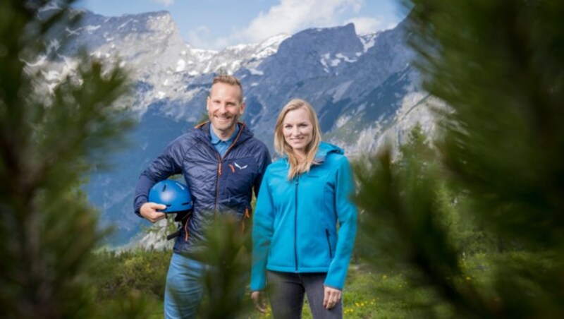 Der „Wetterwastl“ und „Krone“-Redakteurin Marie Leopoldsberger (Bild: © Neumayr/Christian Leopold)