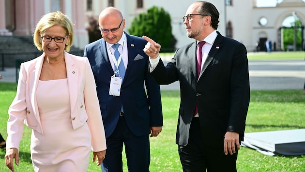 Landeshauptfrau Johanna Mikl-Leitner und Außenminister Alexander Schallenberg (rechts) gaben die politische Devise am Forum vor. (Bild: Imre Antal)