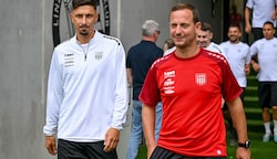 Neo-LASK-Trainer Thomas Sageder mit Kapitän Robert Zulj (Bild: Dostal Harald)