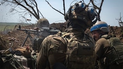 Streitkräfte in der Ukraine (Bild: AP)