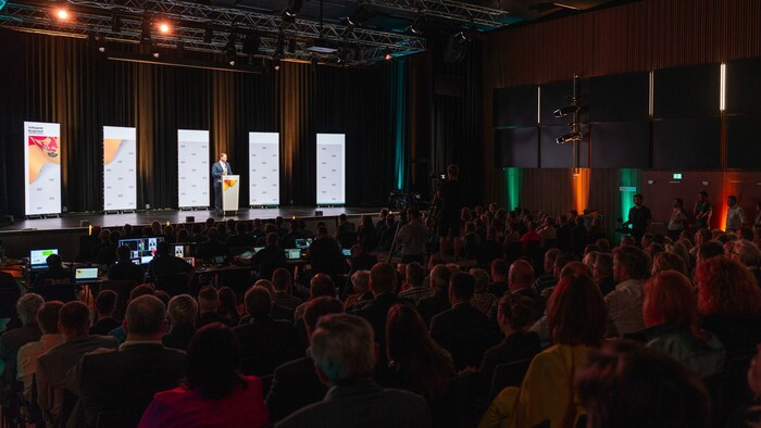 300 Gäste und Parteikollegen kamen zur Rede von Sagartz nach Mattersburg.
