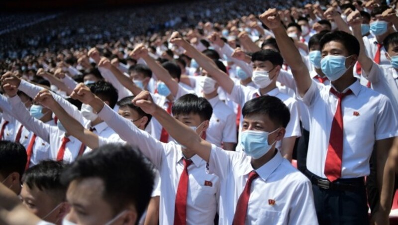 Ausnahmslos wurden Corona-Masken getragen. (Bild: APA/AFP/KIM Won Jin)