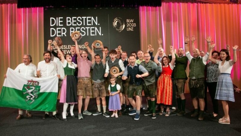 Das steirische Tischler-Team in Linz beim Bundeswettbewerb (Bild: Cityfoto - Dr. Roland Pelzl e.U.)