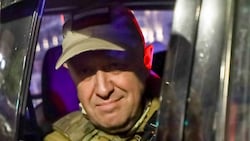 Wagner-Chef Jewgeni Prigoschin verließ die russische Stadt Rostow am Don in einem Geländewagen. Seitdem ist sein Schicksal ungewiss. (Bild: ASSOCIATED PRESS)