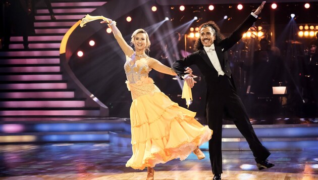 Die glamourösen Kostüme unserer „Dancing Stars“ werden nicht extra gekauft, sondern sind nur geliehen. (Bild: ORF)