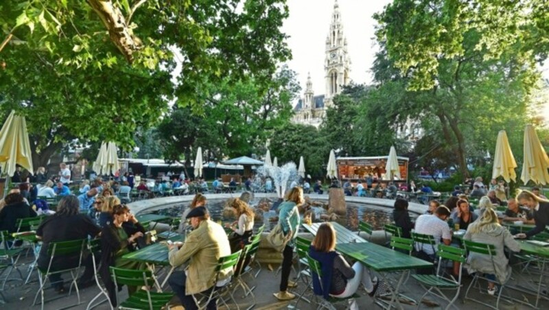 26 verschiedene Gastronomiekonzepte sorgen für das leibliche Wohl vor Ort. (Bild: stadtwienmarketing)