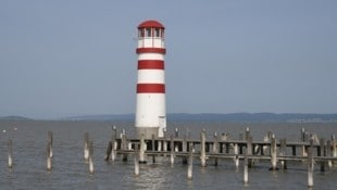 Er ist nicht aus Podersdorf wegzudenken. Dabei gibt es den Leuchtturm erst seit 1997.  (Bild: P. Huber)