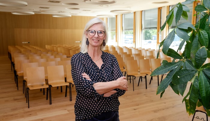 Karin Gföllner im Flachgauer Saal der BH Salzburg-Umgebung. Dieser dient als Einsatzzentrale ...