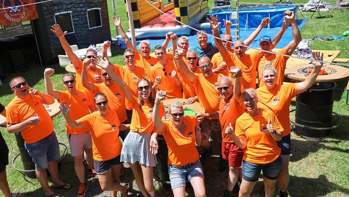 Die ersten Holländer feiern am Campingplatz bereits.