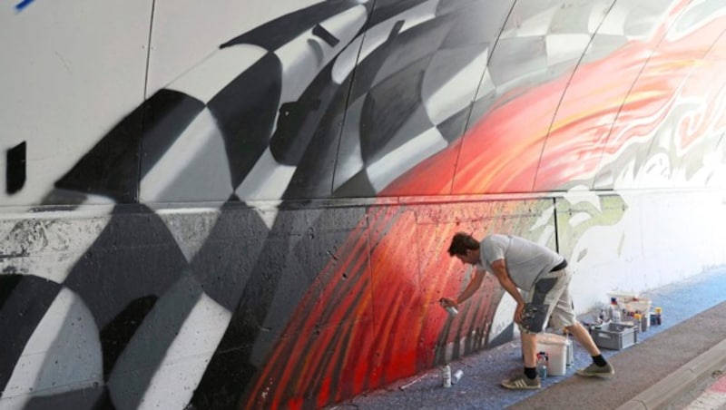 Auf dem Red Bull Ring wird am letzten Feinschliff gearbeitet, damit er sich der Welt fein herausgeputzt präsentieren kann. (Bild: Christian Jauschowetz)