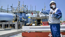 Japan plant riesige Mengen verdünnten Kühlwassers aus der Atomruine Fukushima ins Meer abzulassen. (Bild: AP)