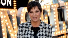 Kim Kardashian hat das Geheimnis ihrer Mutter Kris Jenner ausgeplaudert. (Bild: APA/Willy Sanjuan/Invision/AP)