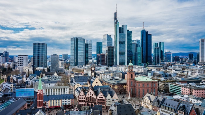 Frankfurt am Main, bankacılar için bir oyun alanı - ve ajanlar için?
