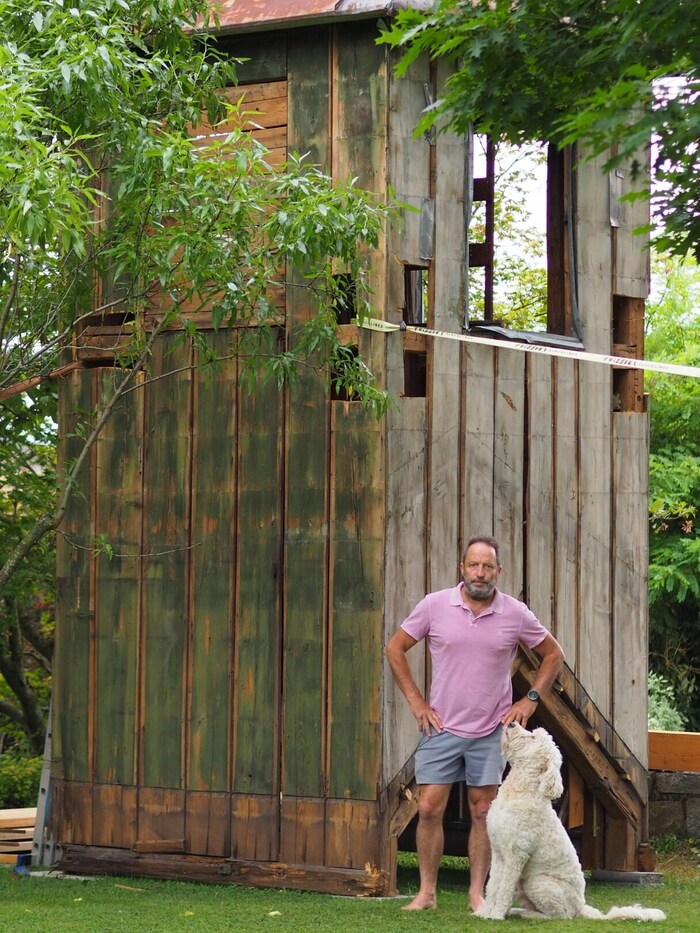 Stolzer Turmbesitzer: Markus Zimmerberger mit Hund „Vito“