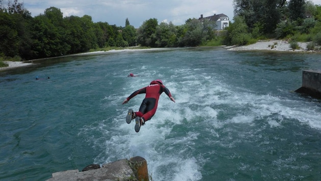 Die Donau kann Schwimmer mitreißen. (Bild: Wasserrettung OÖ)