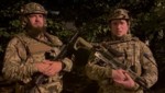 Kommandeur Alaudinow (re.) und weitere tschetschenische Kämpfer waren in Rostow im Einsatz. Viel taten sie offenbar nicht. (Bild: Telegram/Kadyrov_95)