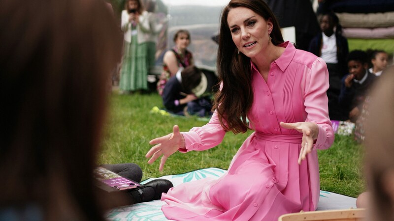 Auch beim Besuch bei der Chelsea Flower Show setzte die Frau des Thronfolgers auf Rosa und Pink. (Bild: APA/AFP/POOL/Jordan Pettitt)