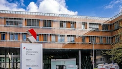 Der Schüler liegt im Kepler-Uniklinikum. (Bild: Kerschbaummayr Werner)