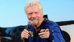 Der britische Milliardär Richard Branson hat nun ebenfalls das Tor zum kommerziellen Weltraumtourismus aufgestoßen. (Bild: AP)