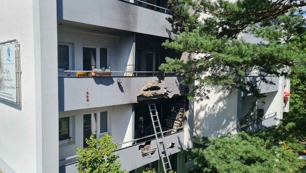 Neun Personen erlitten jeweils eine Rauchgasvergiftung. (Bild: FF Hainburg)