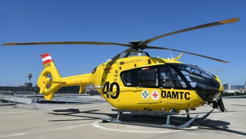 H135 mit Sticker „40 Jahre“. (Bild: Huber Patrick)