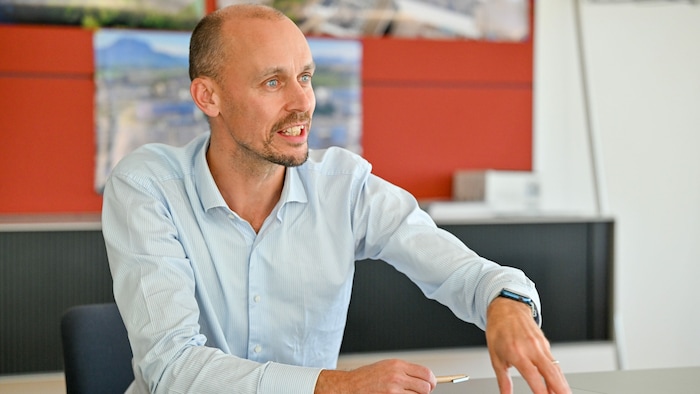 Sebastian Heinzel gibt für den Umbau der Papierfabrik in Laakirchen gerade mehr als 100 ...