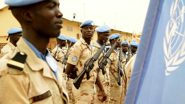 UNO-Friedenssoldaten aus dem Senegal, die in Mali stationiert sind (Bild: APA/AFP/SEBASTIEN RIEUSSEC)