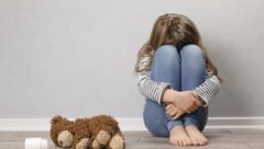 Jeder vierte Mensch in Österreich hat psychische Probleme, darunter sind auch viele Kinder und Jugendliche (Symbolbild). (Bild: stock.adobe.com - Elena Medoks)